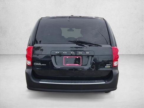 Used 2019 Dodge Grand Caravan SXT FWD image 6