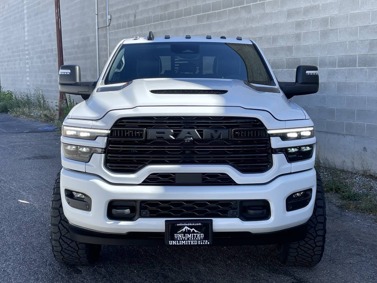 Used 2025 RAM 2500 Laramie w/ Night Edition AWD/4WD image 24