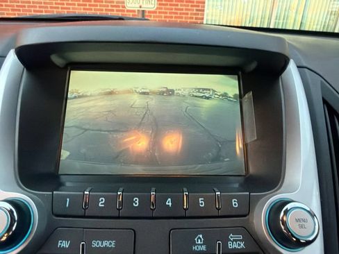 Used 2017 Chevrolet Equinox LT w/ Convenience Package FWD image 10