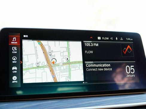 Used 2022 BMW 530i xDrive w/ M Sport Package image 22