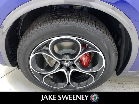 Used 2023 Alfa Romeo Stelvio Ti image 33