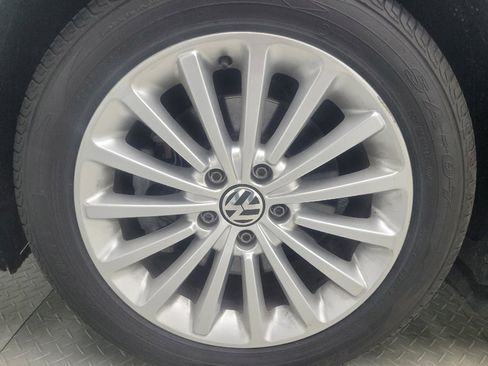 Used 2016 Volkswagen Passat 1.8T SE FWD image 31