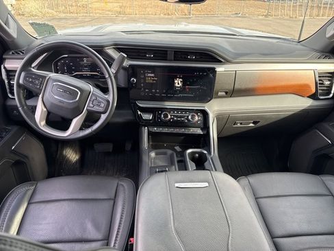 Used 2024 GMC Sierra 2500 Denali w/ Technology Package image 9