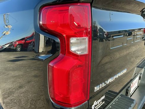 Used 2021 Chevrolet Silverado 1500 High Country w/ Technology Package image 13