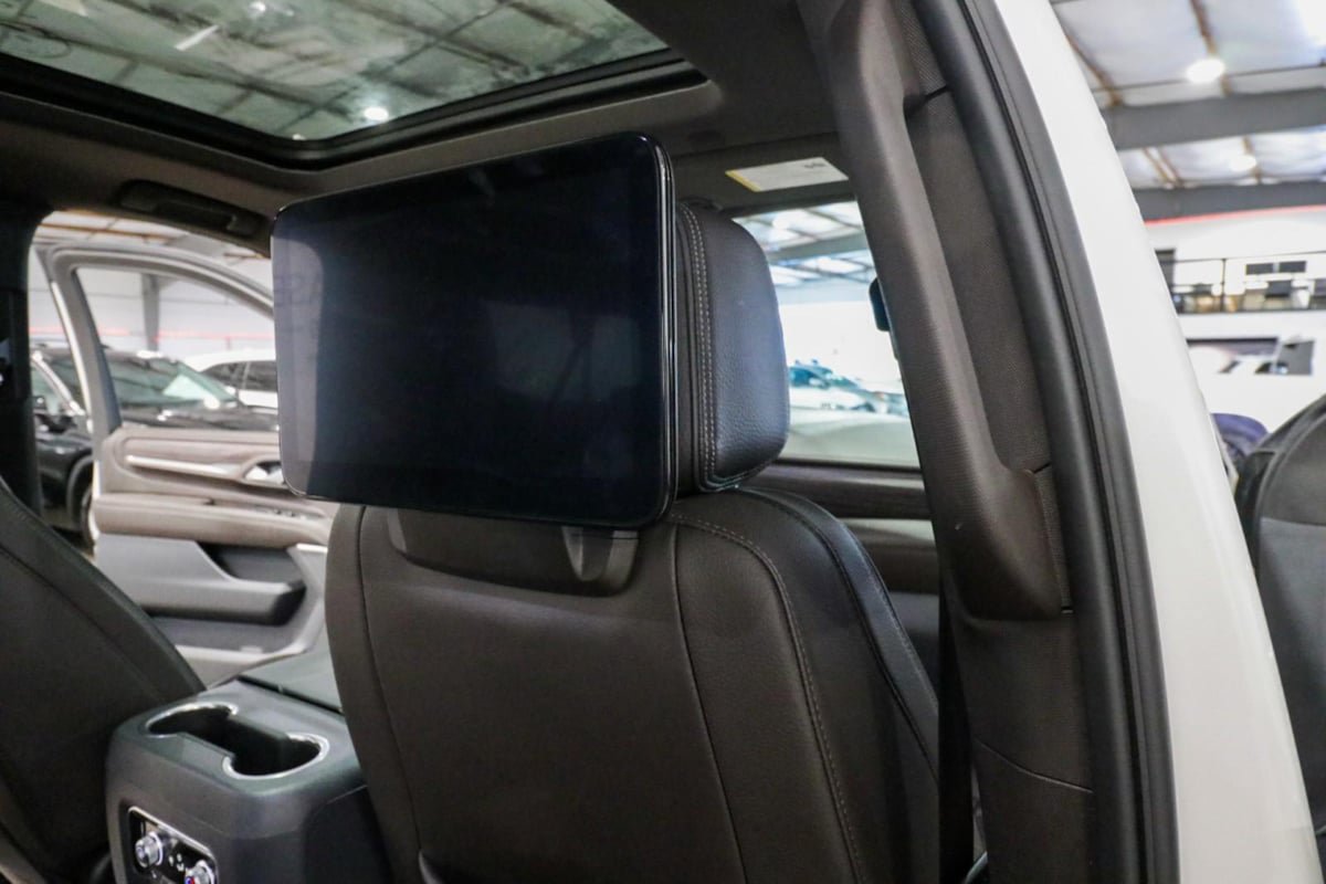 Used 2024 GMC Yukon XL Denali w/ Advanced Technology Package AWD/4WD image 28