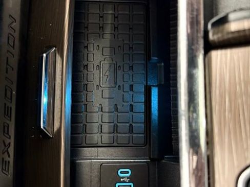 Used 2024 Ford Expedition Max Limited image 43