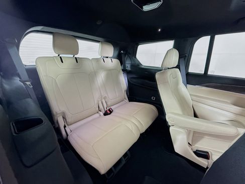 Used 2024 Jeep Grand Cherokee L Limited image 33