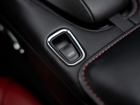 Used 2019 Aston Martin DB11 Volante RWD image 54