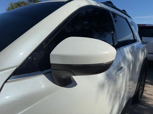 Used 2022 Nissan Pathfinder SV FWD image 9