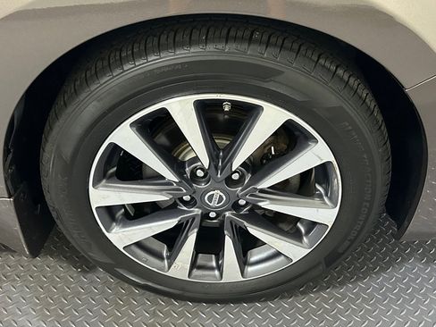 Used 2016 Nissan Altima 2.5 SV w/ Convenience Package image 20