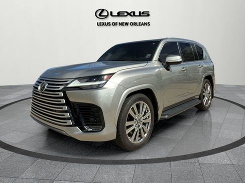 Used 2023 Lexus LX 600 4WD w/ Ultra Luxury Package image 3