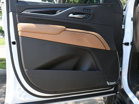 Used 2021 Cadillac Escalade ESV Sport w/ Driver Assist Tech Package AWD/4WD image 19