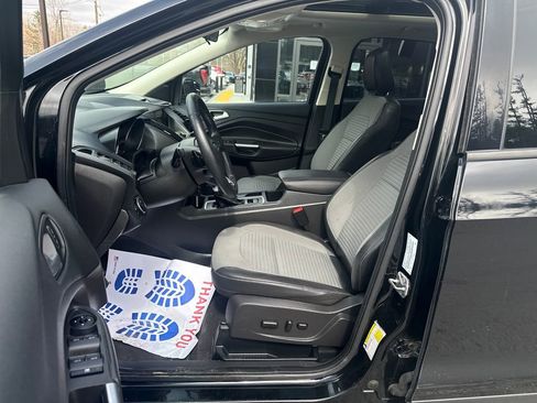 Used 2018 Ford Escape SE w/ SE Sport Appearance Package image 9