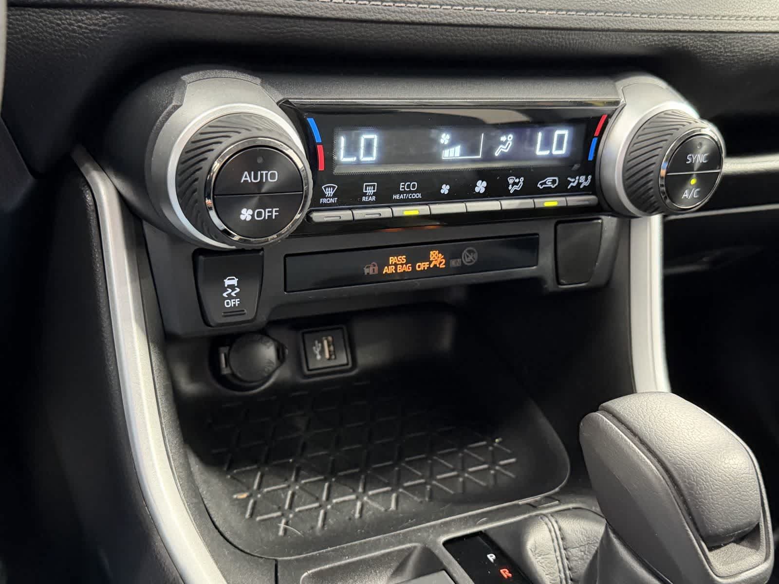 Used 2023 Toyota RAV4 AWD Hybrid image 20
