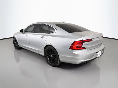 Used 2018 Volvo S90 T5 Momentum w/ Convenience Package FWD image 8