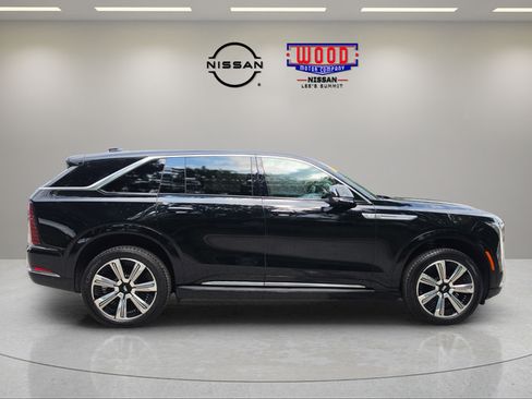 Used 2025 Cadillac Escalade IQ Luxury 2 w/ LPO, Premium Carpet Package AWD/4WD image 2
