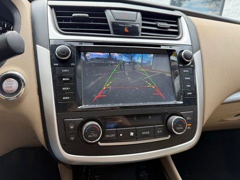 Used 2016 Nissan Altima 2.5 SV image 8