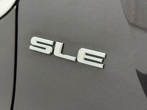 Used 2017 GMC Acadia SLE FWD image 11