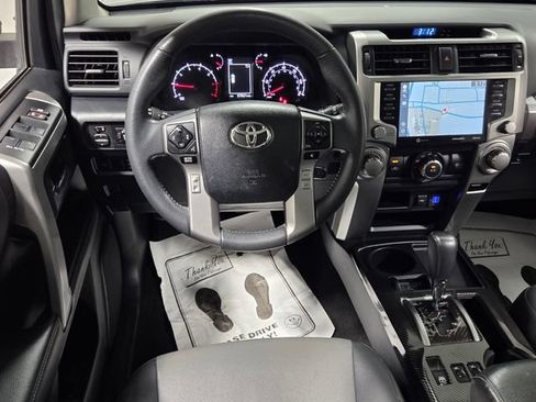 Used 2020 Toyota 4Runner SR5 Premium w/ Moonroof Package RWD image 7