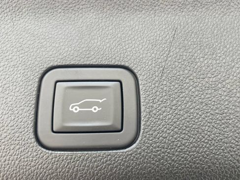 Certified 2025 Cadillac Escalade Sport Platinum AWD/4WD image 32
