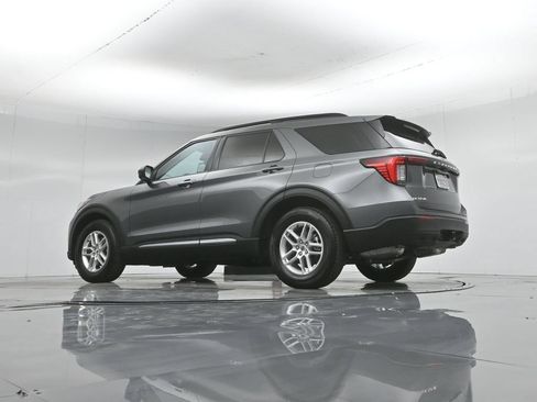 Certified 2025 Ford Explorer Active RWD image 54