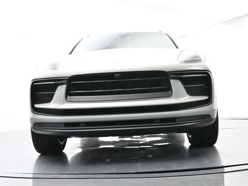 Certified 2022 Porsche Macan S image 57