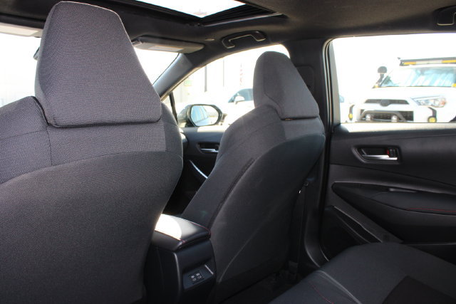 Used 2025 Toyota Corolla SE w/ SE Premium Package FWD image 9