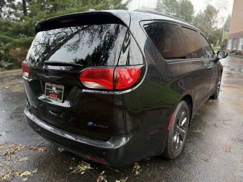 Used 2019 Chrysler Pacifica Limited w/ Advanced Safetytec Group image 5