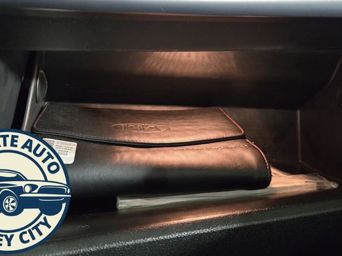 Used 2018 Kia Optima EX w/ Premium Package image 19