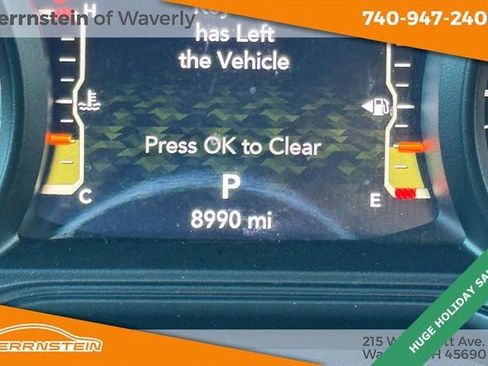 Used 2024 Jeep Wrangler Sahara image 7