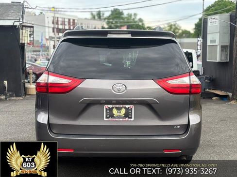 Used 2015 Toyota Sienna LE FWD image 5