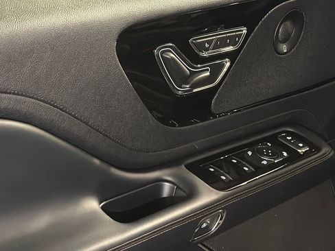 New 2026 Lincoln Aviator AWD image 19
