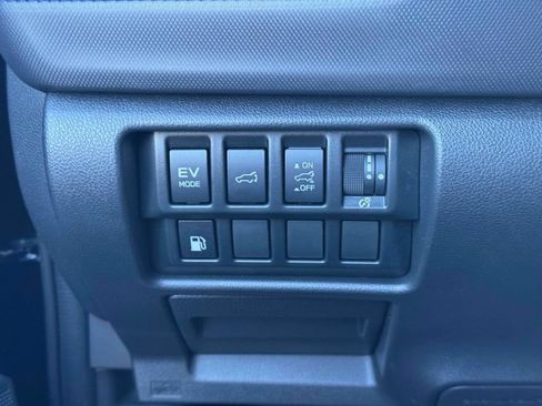 Used 2025 Subaru Forester Premium AWD/4WD image 23