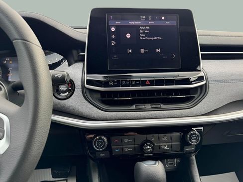 Certified 2025 Jeep Compass Sport image 13