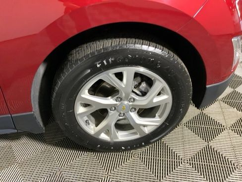 Used 2018 Chevrolet Equinox Premier image 40
