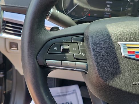Used 2023 Cadillac XT4 Luxury w/ Cold Weather Package FWD image 24