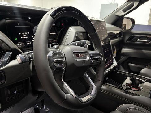 New 2026 GMC Yukon Elevation image 14