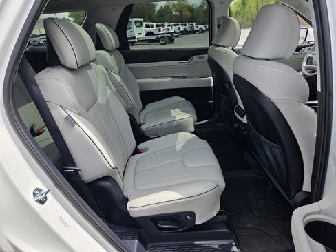 Used 2025 Hyundai Palisade Calligraphy AWD/4WD image 17