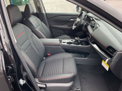 New 2026 Nissan Rogue SV AWD/4WD image 18