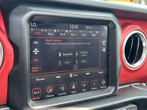 Used 2021 Jeep Wrangler Unlimited Rubicon AWD/4WD image 30
