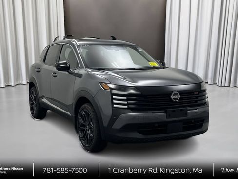 New 2026 Nissan Kicks SR w/ SR Premium Package AWD/4WD image 3