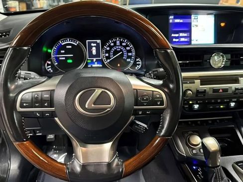 Used 2018 Lexus ES 300h image 15