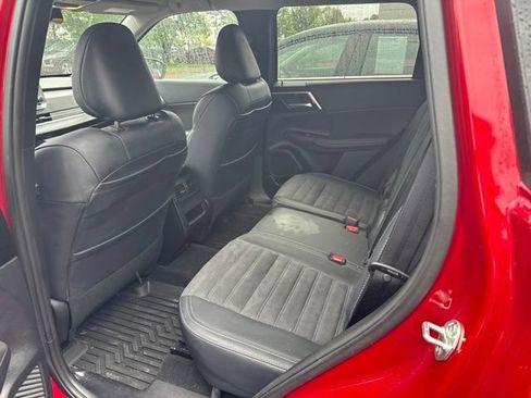 Used 2024 Mitsubishi Outlander SE AWD/4WD image 6