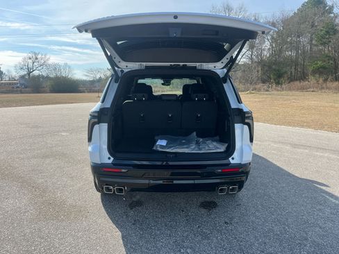 New 2026 Chevrolet Traverse RS w/ LPO, Illumination Package image 15