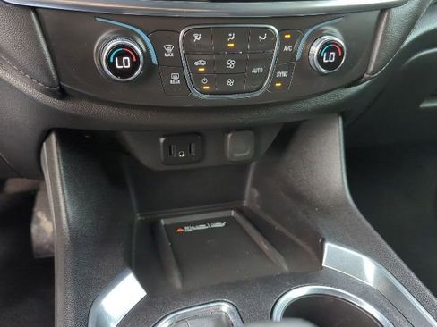 Certified 2023 Chevrolet Traverse LT image 8