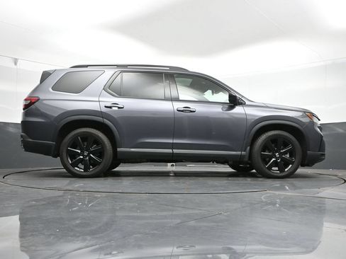Used 2025 Honda Pilot Black Edition image 35