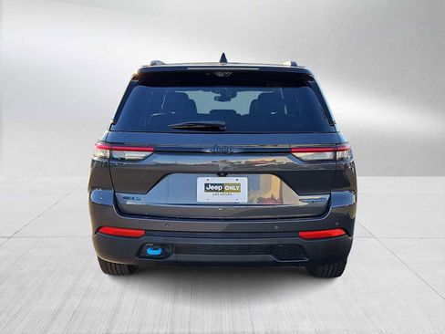 Used 2022 Jeep Grand Cherokee Trailhawk w/ Luxury Tech Group III image 7