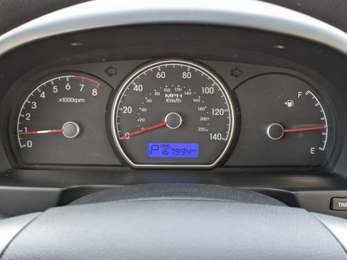 Used 2010 Hyundai Elantra GLS FWD image 20