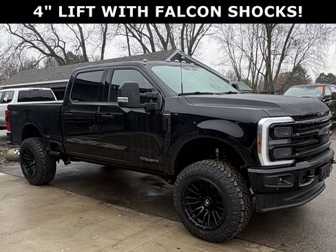 Used 2026 Ford F250 Platinum image 2