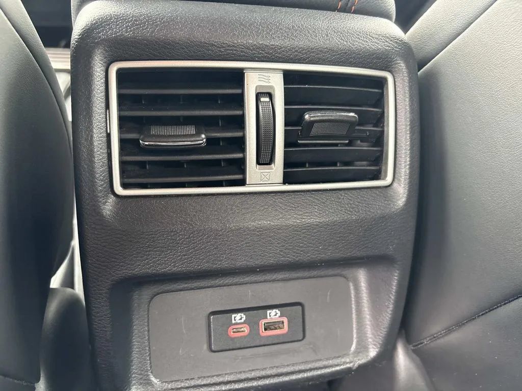 Used 2022 Nissan Maxima SR w/ Sport Mat Group FWD image 17